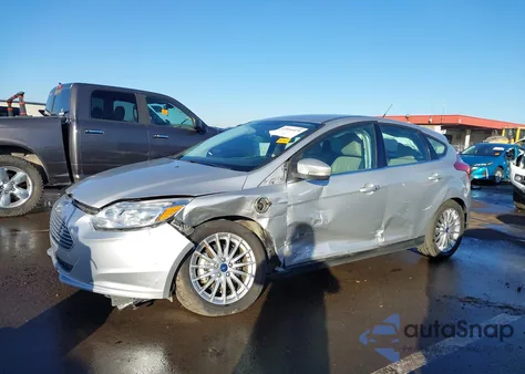 2014 Ford Focus Electric из США, поврежденный, VIN 1FADP3R43EL317190